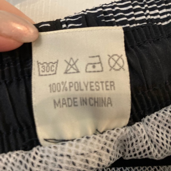 Men’s extra large, long swim trunks with tie and elastic waist band - Picture 7 of 7